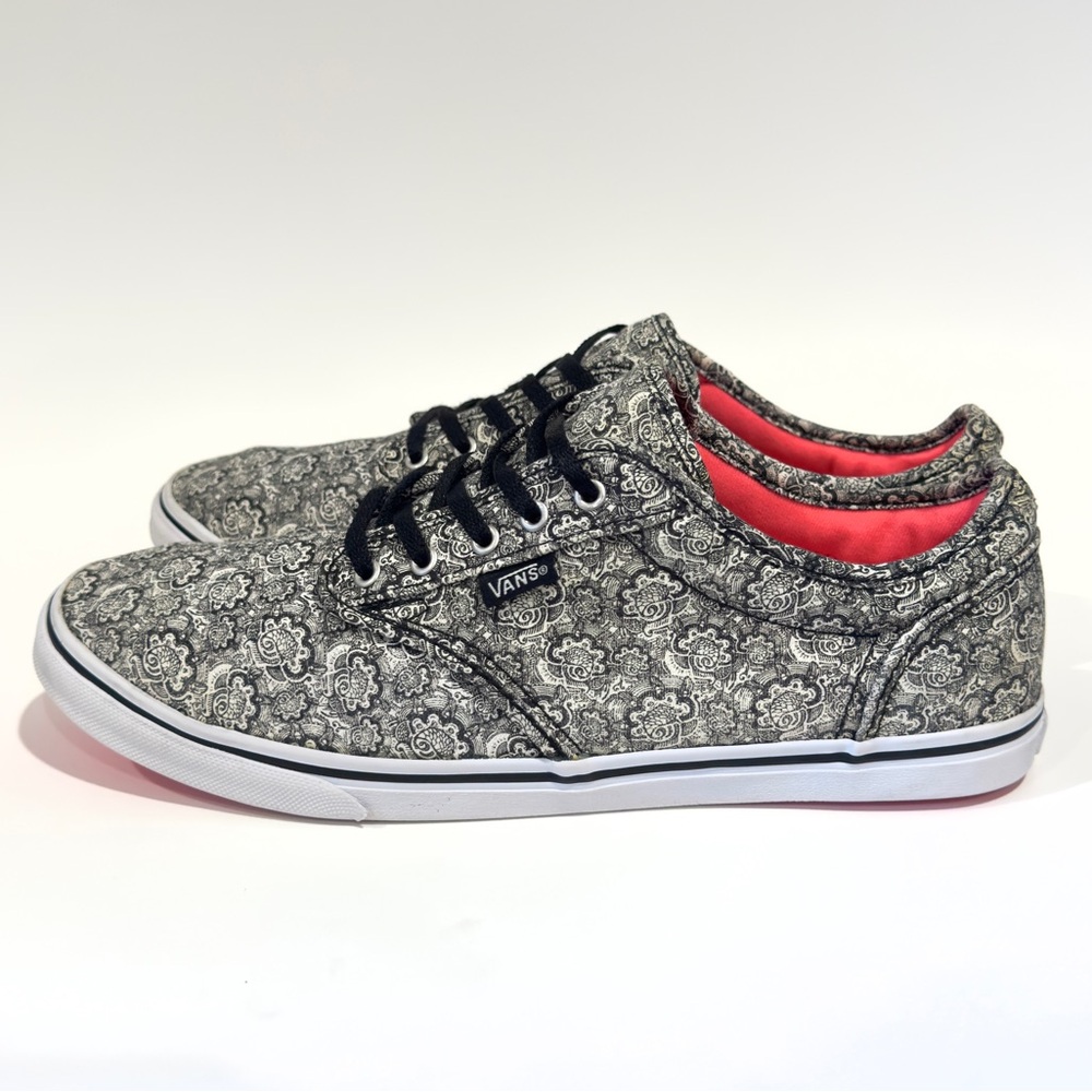 Vans Women’s Off The Wall Low-Top Lace up Sneakers - Size 9 - Picture 3 of 8